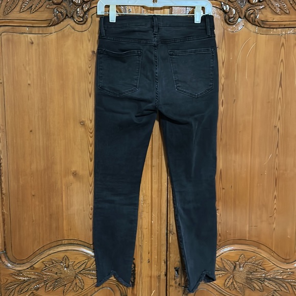 Frame Denim Le Skinny de Jeanne Crop with Double Triangle Fray Crop - Picture 4 of 8